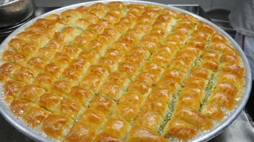 Gaziantep'te Baklavacıların Bayram Mesaisi