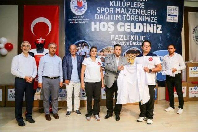 Kağıthane Belediyesi'nden Amatör Spor Kulüplerine Malzeme Desteği