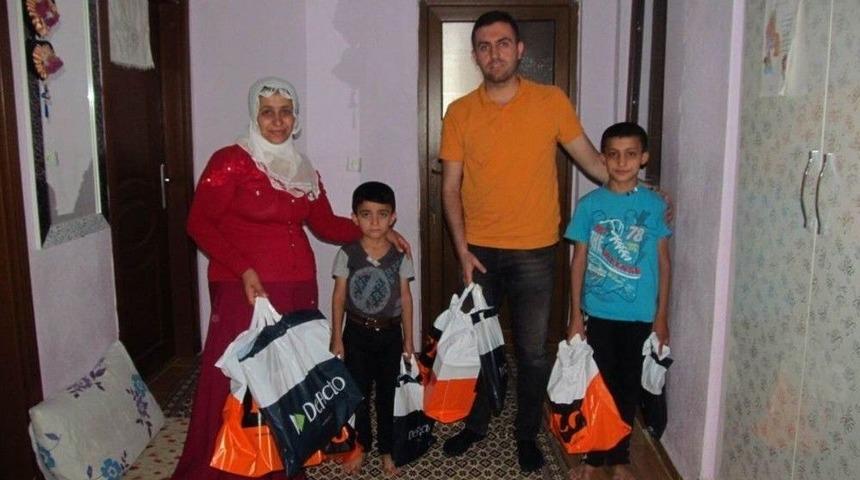 Sason&rsquo;da Yetim Ve &Ouml;ks&uuml;z &Ccedil;ocuklara Giyim Yardımı Yapıldı