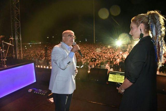 Sıla Konserinde Çorlu Eğlenceye Doydu