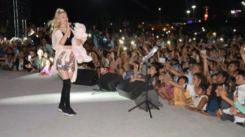 Edirne'de Aleyna Tilki Izdihamı