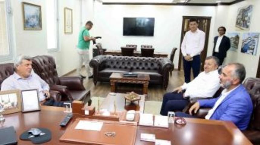 Başkan Karaosmanoğlu, Başkan Yıldırım&rsquo;ı Ziyaret Etti