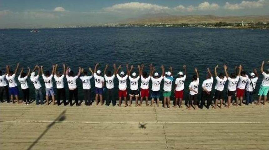 65 Vanlı, Ikinci &Uuml;niversitenin Kurulması I&ccedil;in 65 Kula&ccedil; Attı