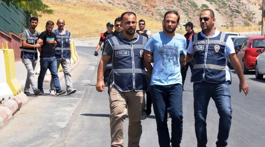 Sahte Polislere Ger&ccedil;ek Polisten Operasyon