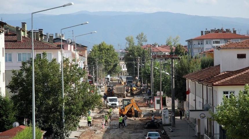 Serdivan&rsquo;ın T&uuml;m İ&ccedil;mesuyu Altyapısı Yenileniyor