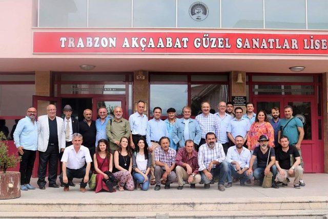 Akçaabat’ta Plastik Sanatlar Çalıştayı Sergisi