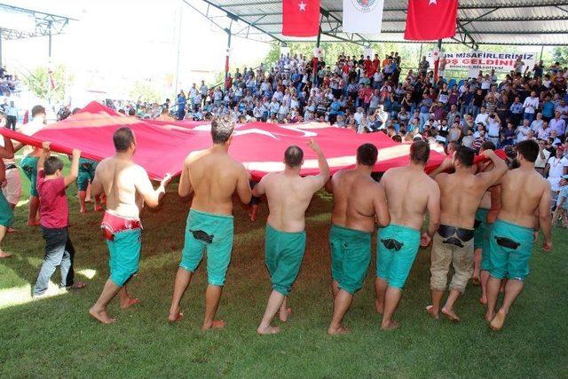 Zengibar Karakucak Güreşleri’nde Başpehlivan Serdar Böke Oldu