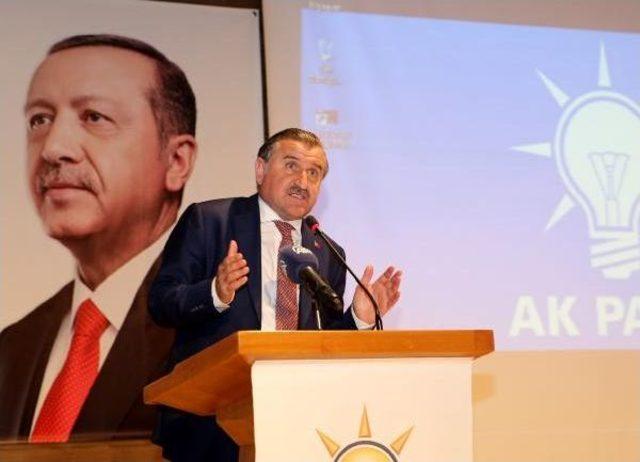 Bakan Bak: Asla Diz Çökmeyen Türkiye Istiyoruz