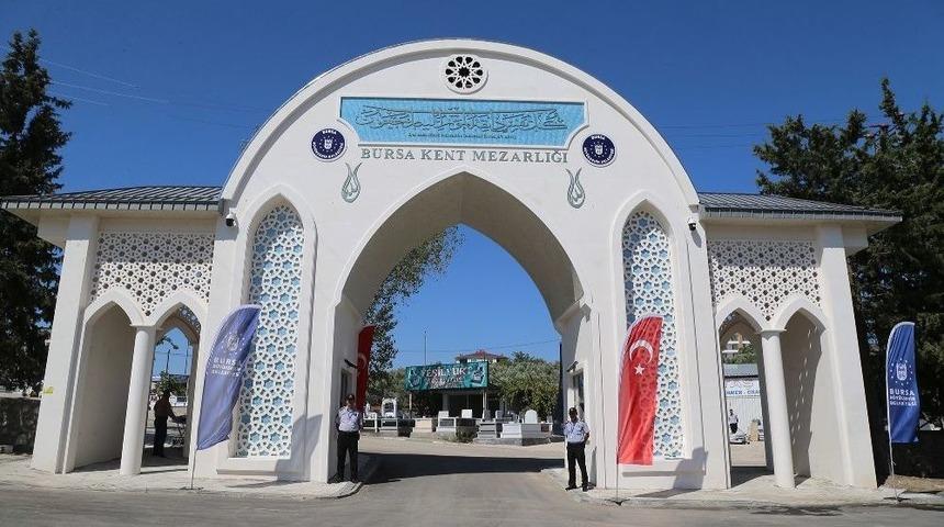 Şehir Mezarlığına Estetik Giriş Takı