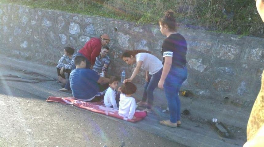 Ak&ccedil;akoca&rsquo;da Trafik Kazası 2 Yaralı