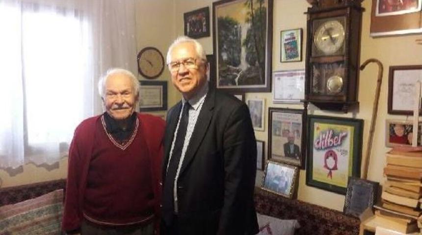 Yazar Muzaffer İzg&uuml;, Yarın Eşinin Yanında Toprağa Verilecek (2)