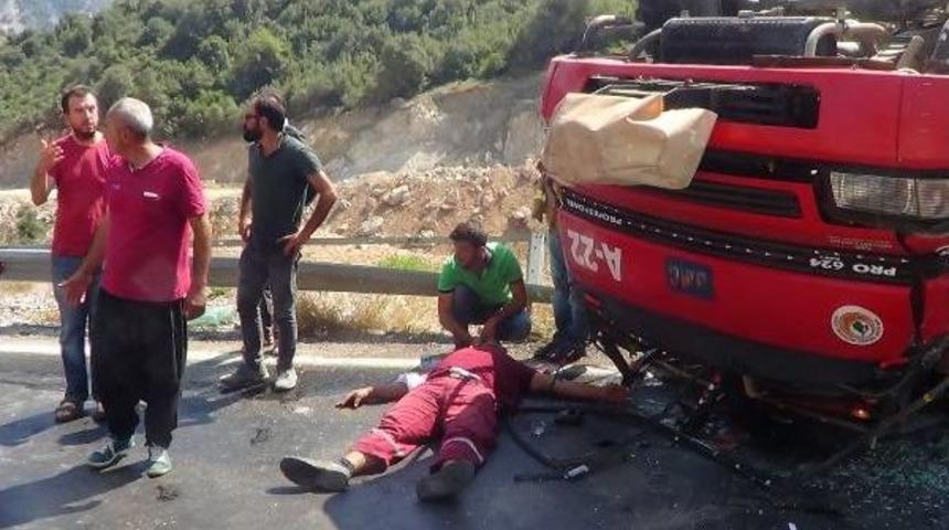 Yangına M&uuml;dahaleye Giden Araz&ouml;z Takla Attı: 3 Yaralı