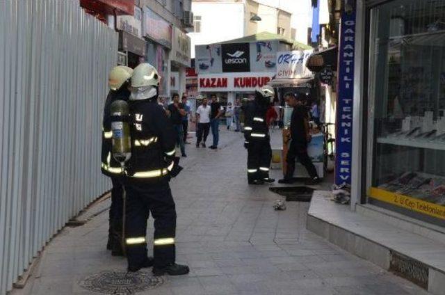 Patlayan Elektrik Tesisatı Korkuttu