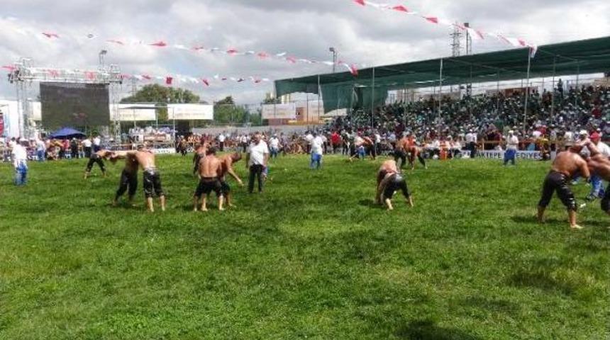 Sancaktepe Yağlı G&uuml;reşleri'nde Altın Kemer Fatih Atlı'nın