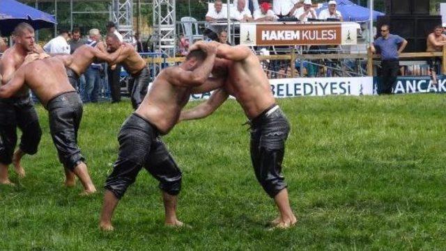 Sancaktepe Yağlı Güreşleri'nde Altın Kemer Fatih Atlı'nın