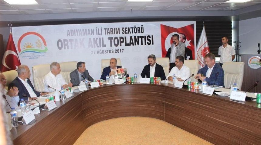 Bakan Fakıbaba T&uuml;t&uuml;n &Uuml;reticileriyle &Ouml;zel Toplantı Yapacak