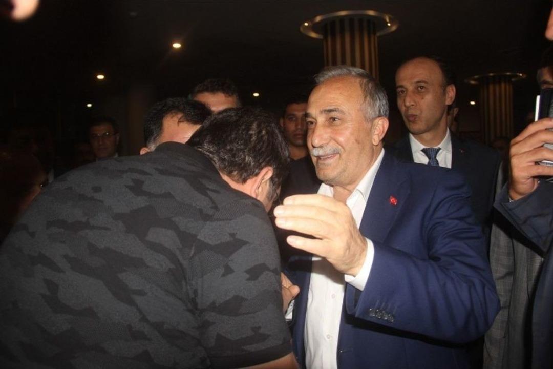 Fakıbaba Bakan Olduktan Sonra Da Geleneği Bozmadı