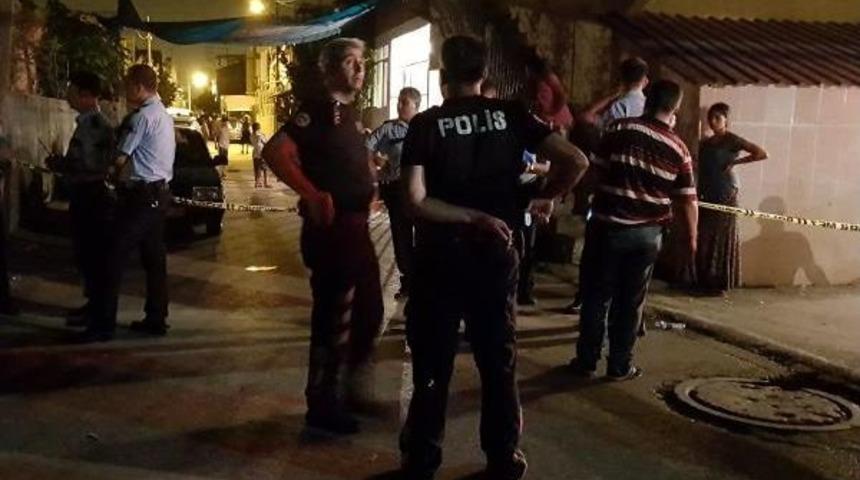 Mahallede Silahlı Kavga: 1'i Polis 13 Yaralı