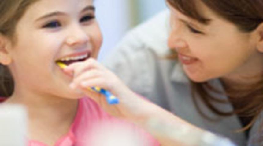 &Ccedil;ocukların Diş &Ccedil;&uuml;r&uuml;kleri Ağrısız Tedavi Ediliyor