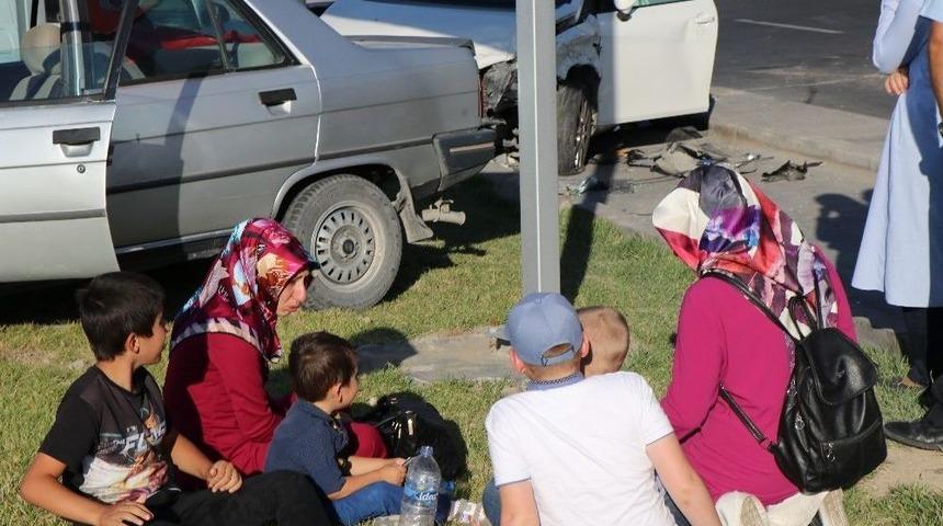 Ara&ccedil;lar Kaza Yaptı, &Ccedil;ocuklar Ağladı