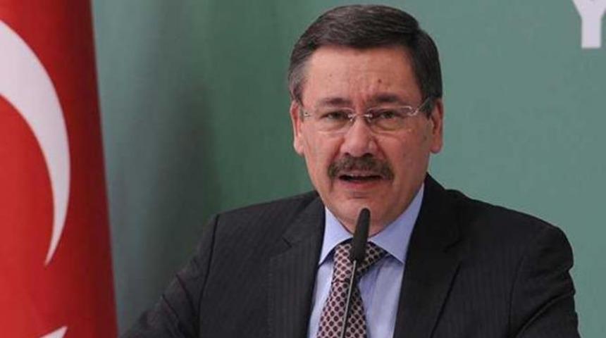 Melih Gökçek: Sanal alemi boş bırakmaya gelmez