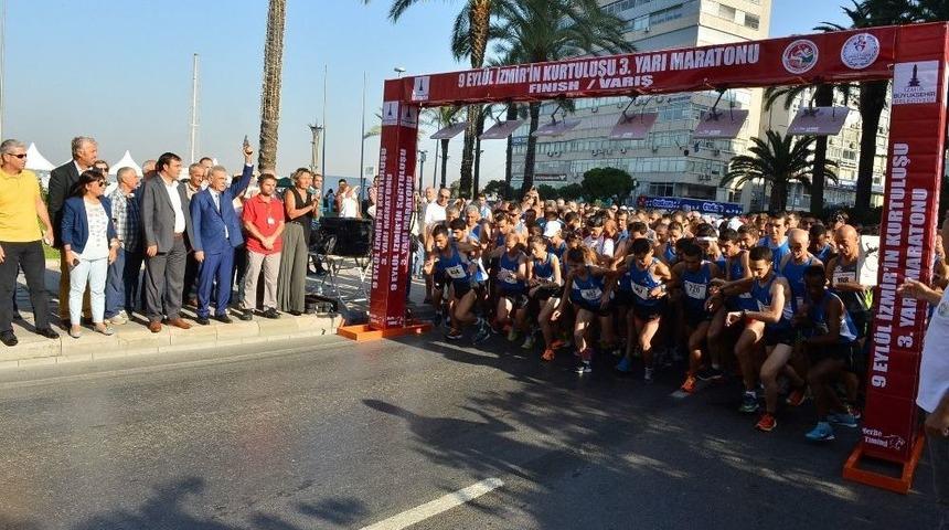 İzmir&rsquo;in Kurtuluşu İ&ccedil;in Koşacaklar