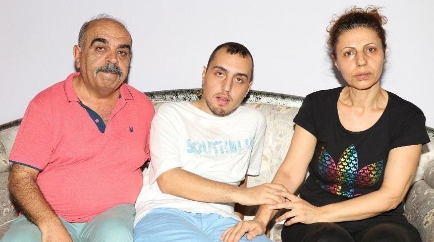 Otistik &Ccedil;ocuklarının Şiddetiyle Baş Edemeyen Aile Yardım İstedi