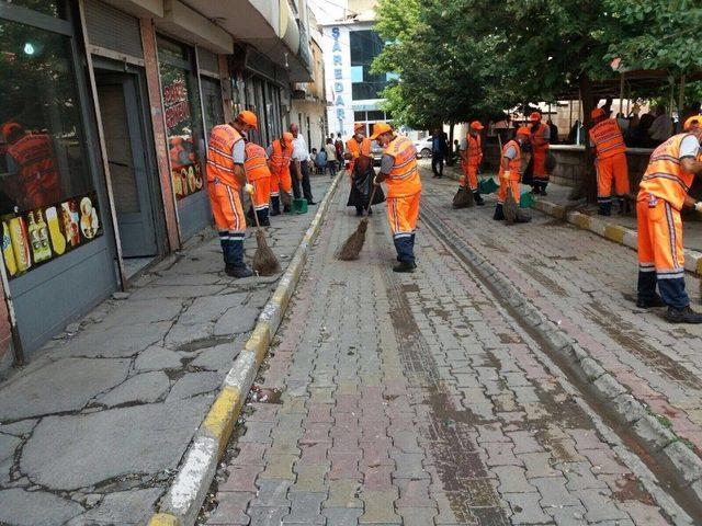 60 Kişilik Temizlik Ekibi Dualarla Uğurlandı