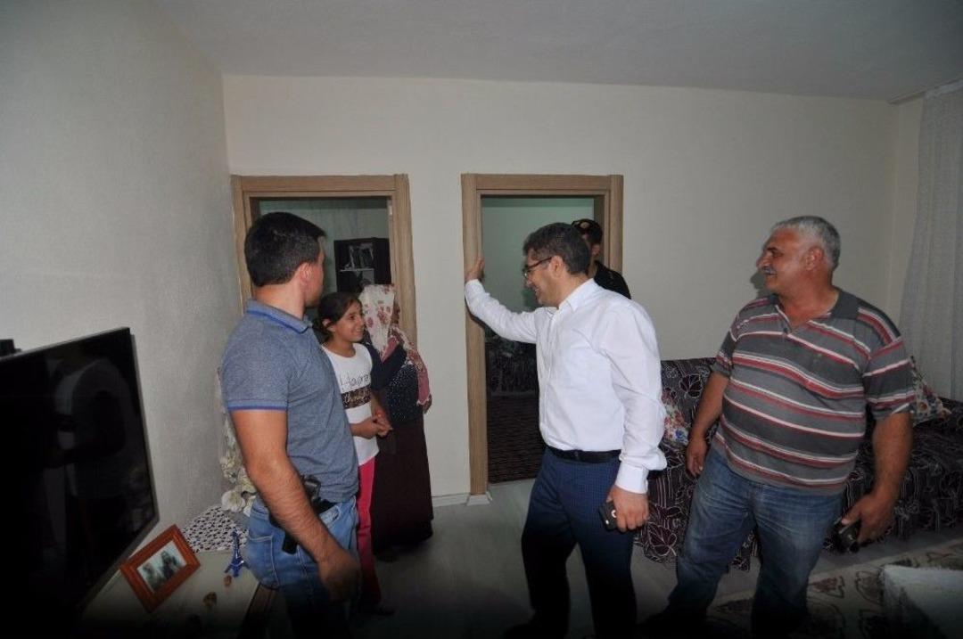 Kaymakam &Ccedil;etin&rsquo;den Muhta&ccedil; Kadına Ziyaret