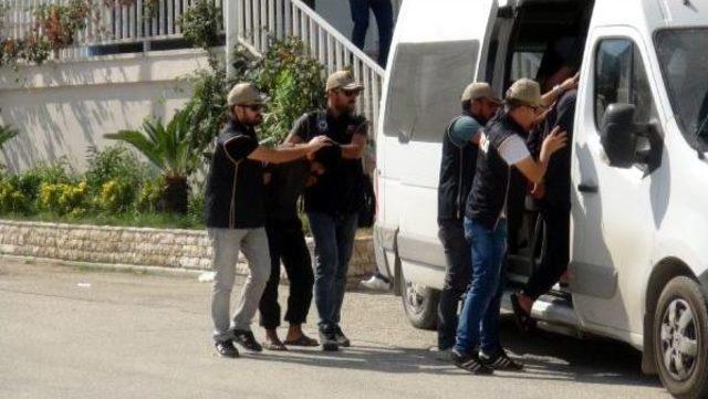 Hatay'da Yakalanan Deaş’Lı Teröristler Adliyeye Sevk Edildi