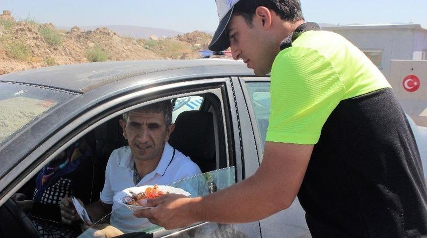 S&uuml;r&uuml;c&uuml;lere Şeker Tadında Uyarı