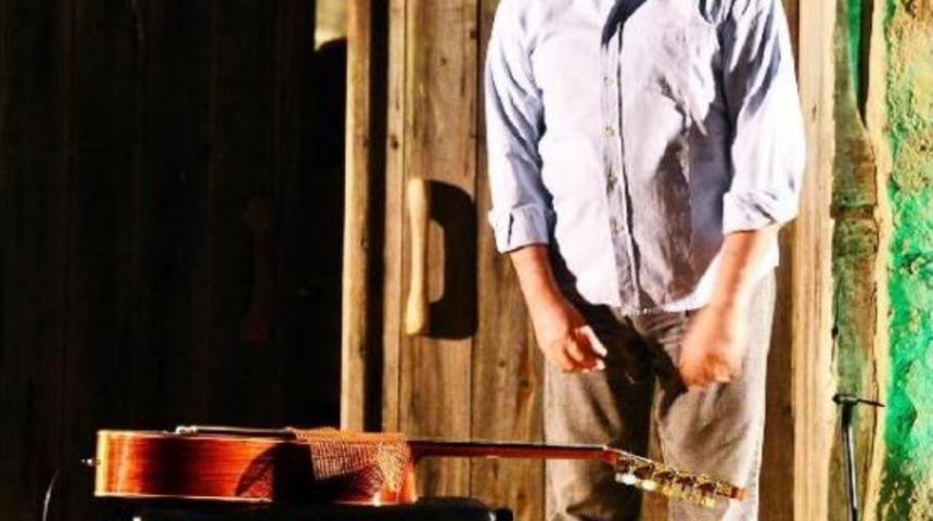 Brezilyalı Efsane Gitarist Bodrum'da