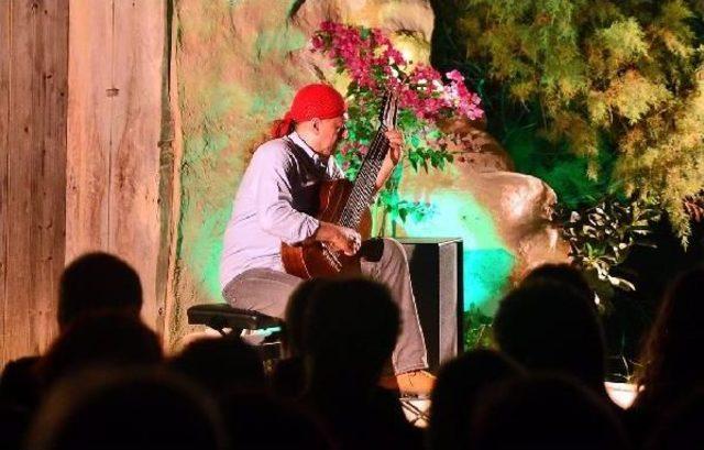 Brezilyalı Efsane Gitarist Bodrum'da