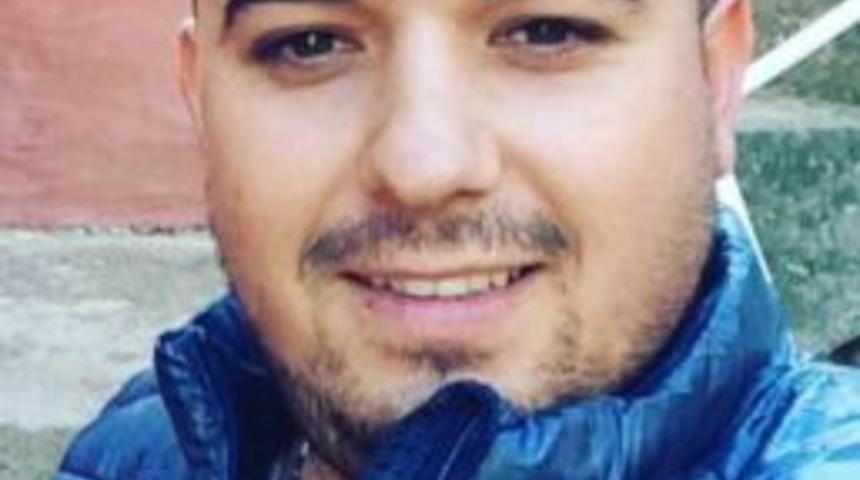 Nişan Hazırlığı Yapan Genci &Ouml;ld&uuml;r&uuml;p, Babasını Yaraladılar