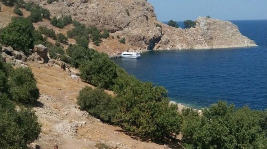 Akdamar Adası&rsquo;nda &Ccedil;evre Temizliği