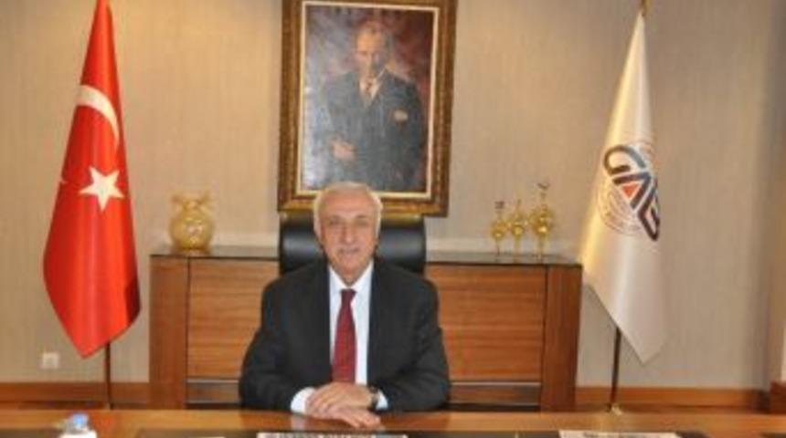 Abd&uuml;lkadir &Ccedil;ıkmaz&rsquo;dan &Ccedil;ifte Bayram Kutlaması