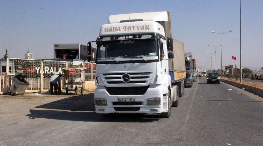 Bayram &Ouml;ncesi &Ouml;nc&uuml;pınar Sınır Kapısı&rsquo;nda Tır Yoğunluğu