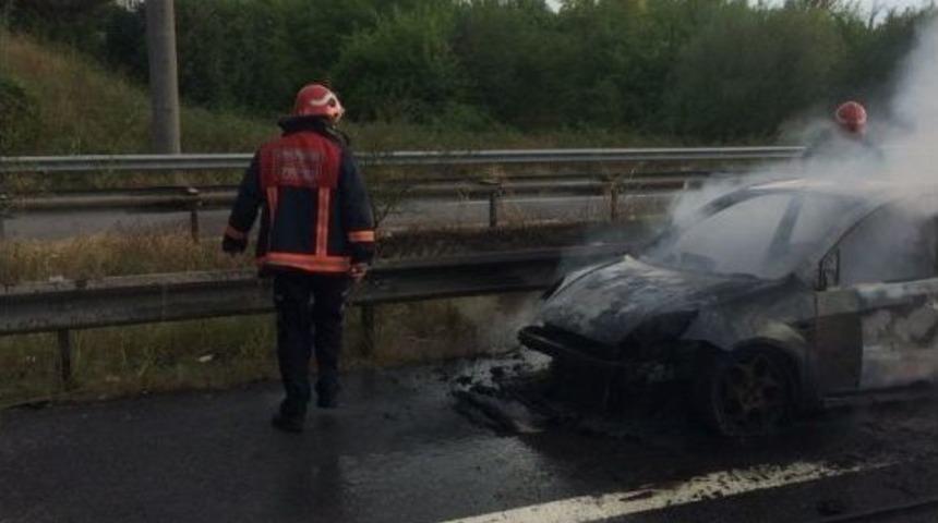 Tem Otoyolunda Otomobil K&uuml;le D&ouml;nd&uuml;