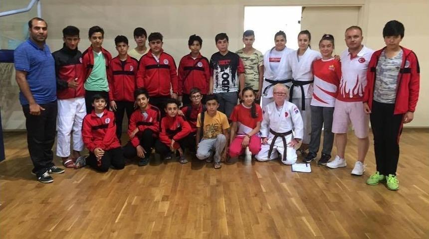 Karamanlı Judocular Sakarya&rsquo;dan Madalyalarla D&ouml;nd&uuml;