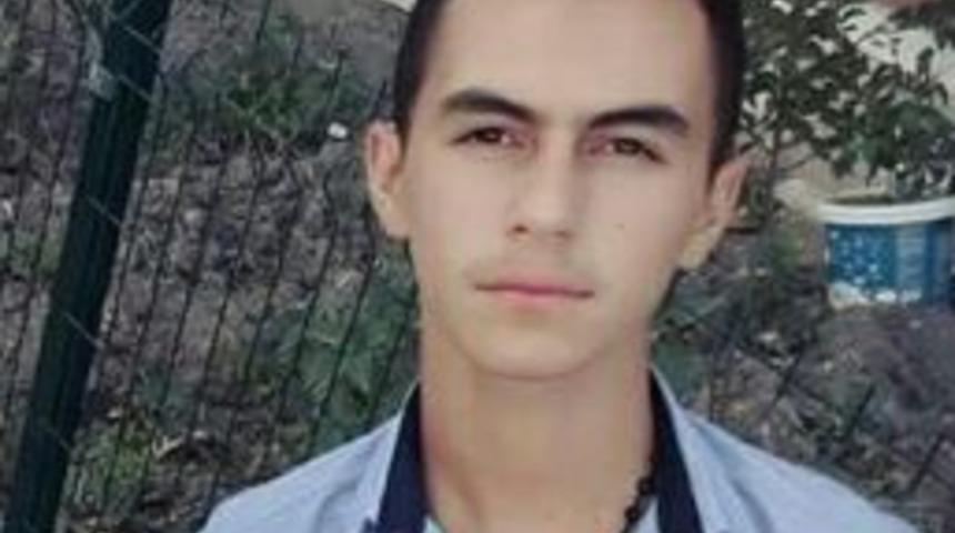 Ankara’da İntihar Eden Genç Toprağa Verildi