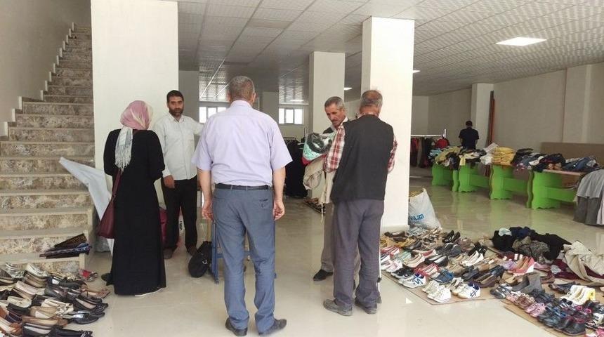 Ağrı&rsquo;da 120 Aileye Giysi Yardımında Bulunuldu