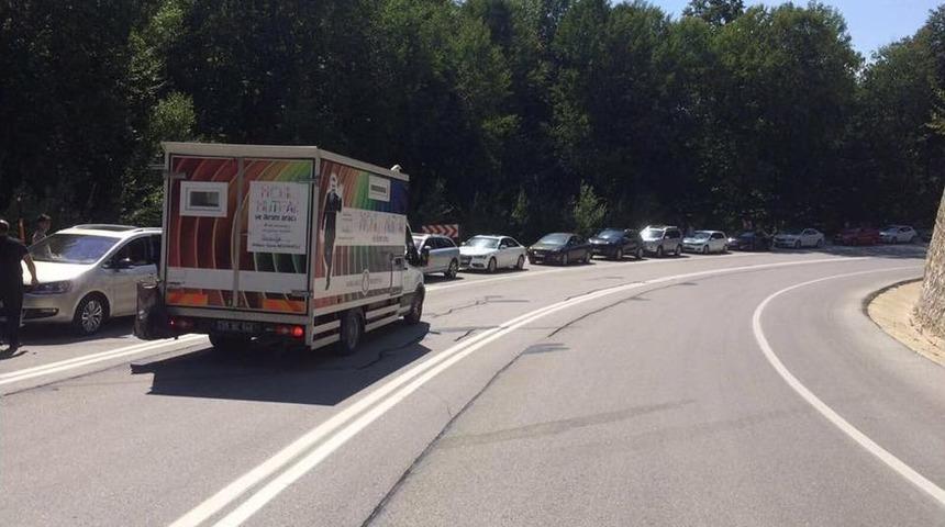 Derek&ouml;y Sınır Kapısı&rsquo;nda 5 Kilometrelik Ara&ccedil; Kuyruğu