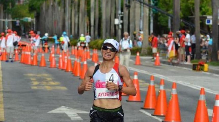 Pa&uuml;'l&uuml; Esma Aydemir Tayvan'da G&uuml;m&uuml;ş Aldı