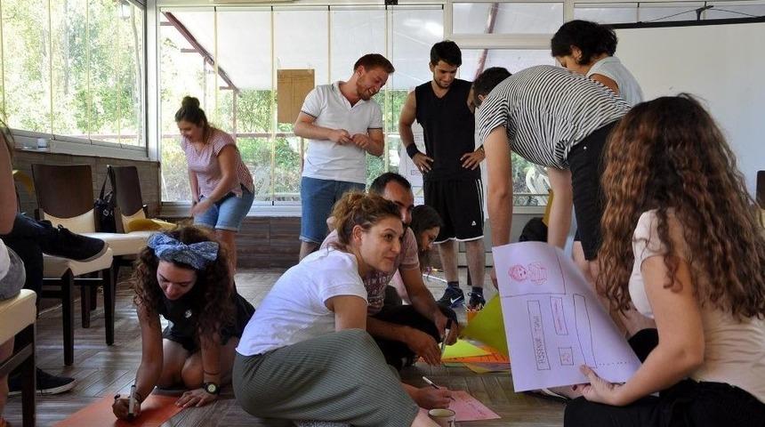 Gen&ccedil;lik G&ouml;n&uuml;ll&uuml;l&uuml;k Ve Proje Kampı Sona Erdi