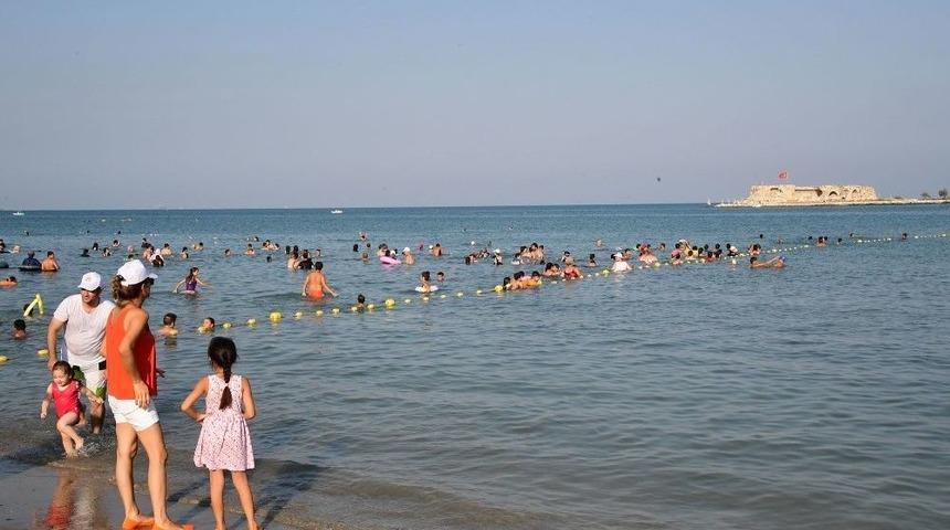 Yumurtalık&rsquo;ta Y&uuml;zme Şenliği