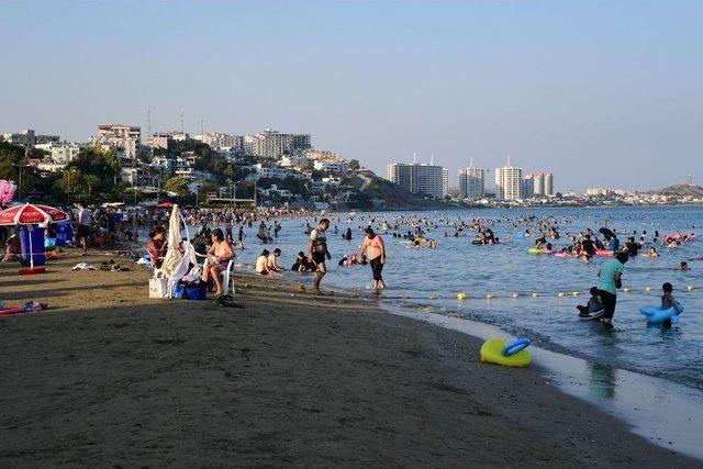 Yumurtalık’ta Yüzme Şenliği