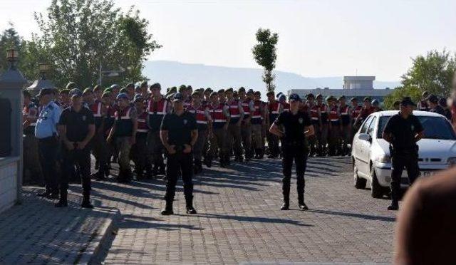 Cumhurbaşkanı'na Suikast Sanığı: Gökhan Genarel Elimi Sıksa Elimi Yıkamam