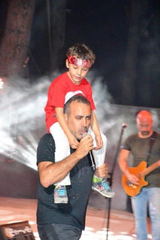 Haluk Levent, Ayvalık'ta Yanan Ormanların Acısına Ortak Oldu