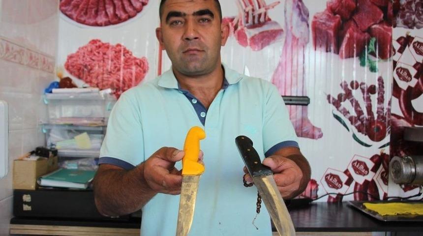 Ekmek Bı&ccedil;ağıyla Kurbanlık Kesmeye Kalkmayın