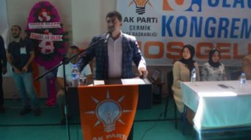 Ak Parti İl&ccedil;e Kongrelerini S&uuml;rd&uuml;r&uuml;yor